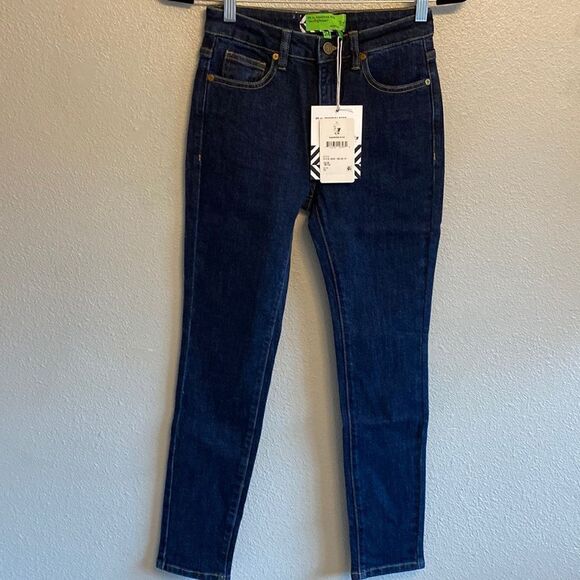 NWT Free People x Sandrine Rose-Midrise dark wash skinny jeans- Size 24 or US 00 - Picture 1 of 11